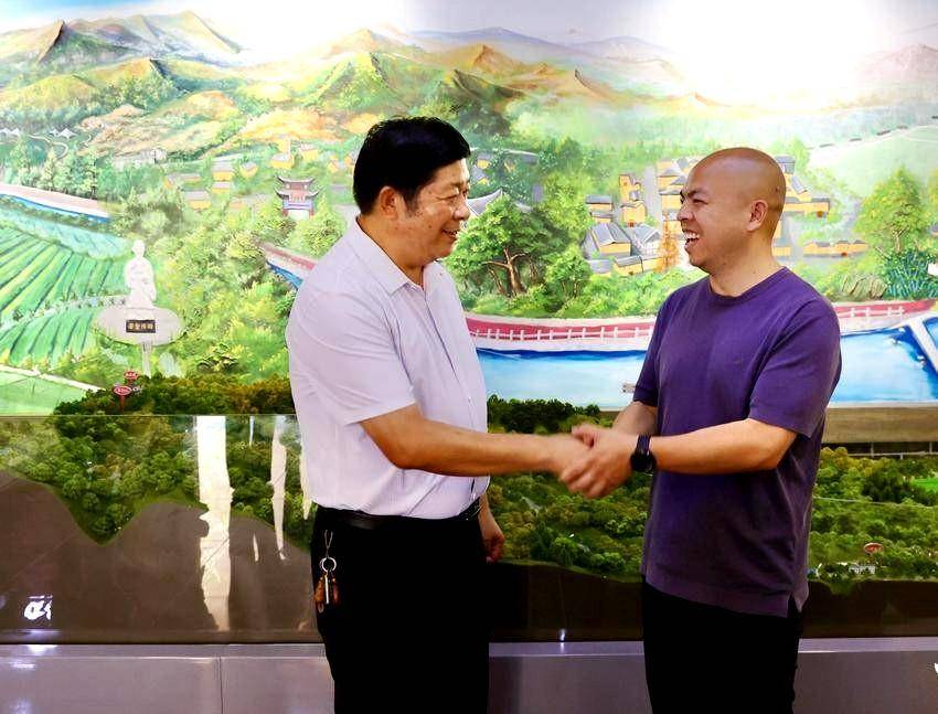 黑子”的二十年“共富”笔记不朽情缘两座山一条路!“闵(图6) 黑子”的二十年“共富”笔记不朽情缘两座山一条路!“闵(图6)